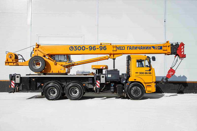Автокран КАМАЗ – кран 25 т, стрела 22 м
