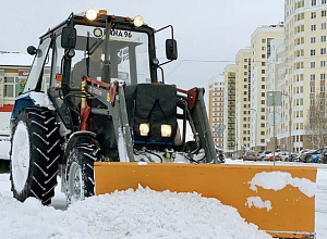 Трактор Беларус МТЗ – с щеткой и передним отвалом
