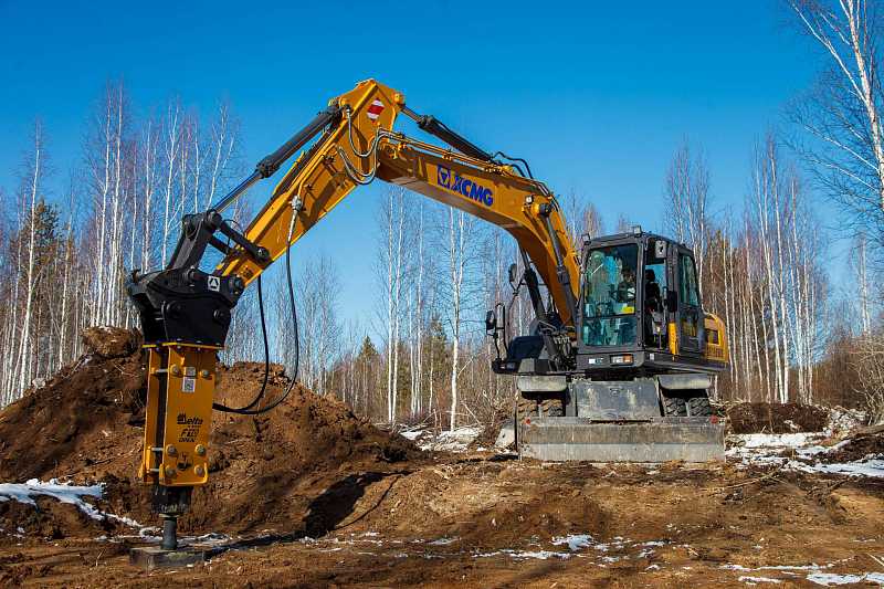 Трамбовка на базе колесного полноповоротного экскаватора